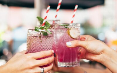 Unique Cocktail Hour Ideas to Wow Your Wedding Guests